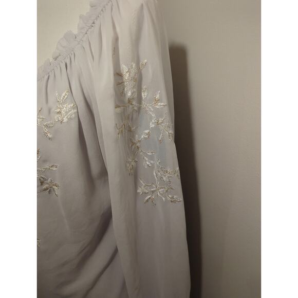 White House Black Market Camilla over the shoulder embroidered light gray blouse - Picture 4 of 9